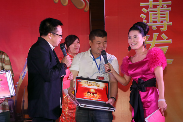 路友公司—2013年sb挖掘机订货会客户