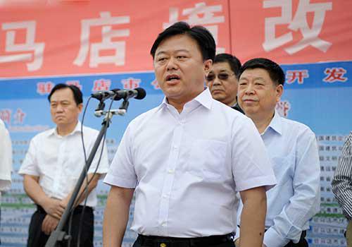 sb压路机助力107国道扩建，驻马店市长陈星下开工令！