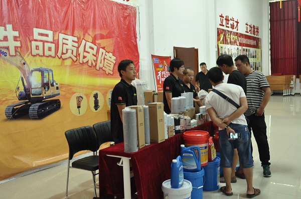 河南天助sb挖机订货会圆满落幕