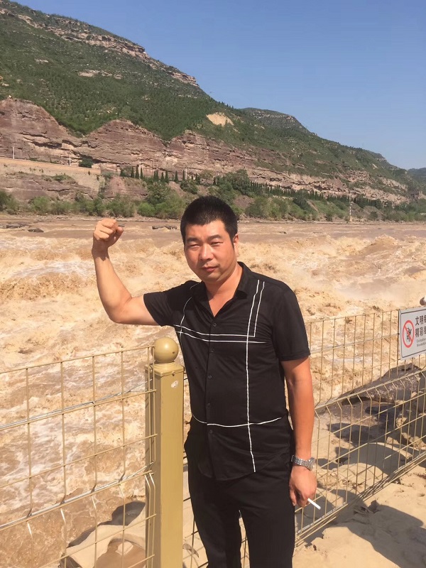 sb挖机主人王俊杰