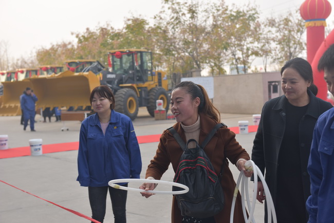 sb装载机客户参与游戏活动
