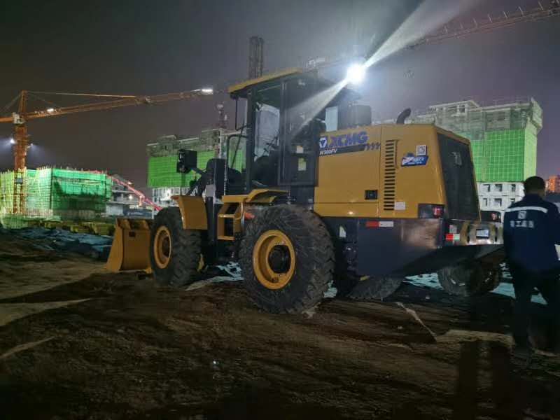sb30装载机助力河南春晖建设工程有限公司复工复产