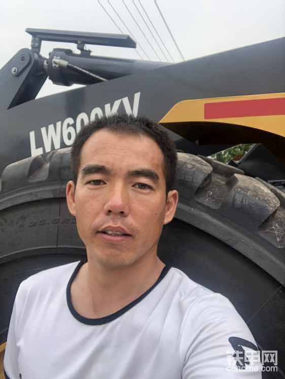 sb大吨位装载机600KV