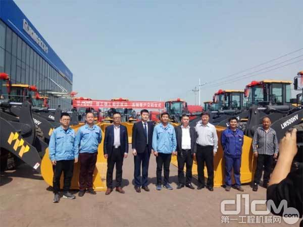 sb5吨装载机助力中原钢铁企业推进绿色工厂建设