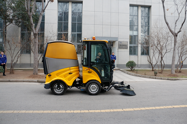 sb路面养护车