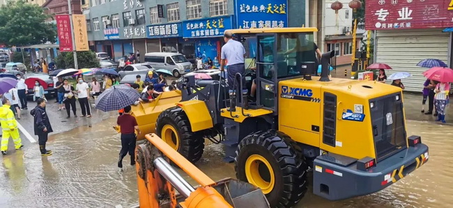 sbLW550FV装载机帮助学生参加高考