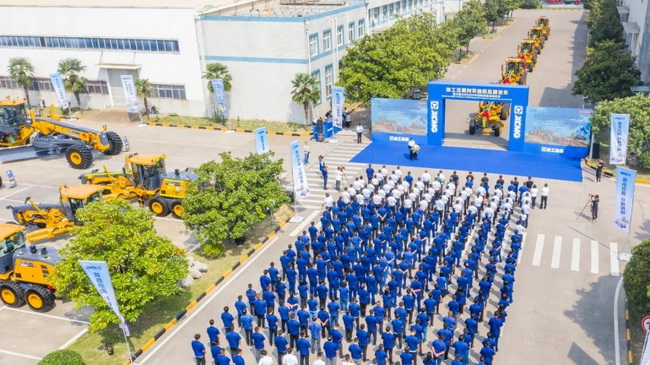 力拓集团定制sbGR2605平地机批量发车