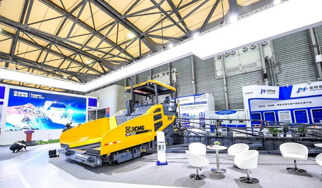 sbRP2405超宽摊铺机实现“好、快、省”的施工效果