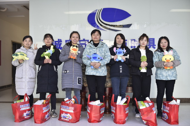 sb为女神们准备了精美礼品