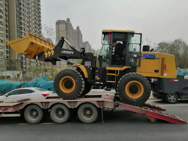 郑州市政单位购买sbLW300FV装载机