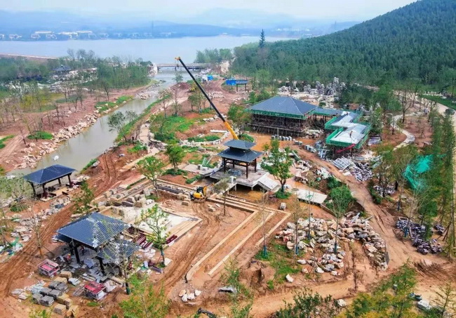 sb起重机械成为园林建设的必备利器