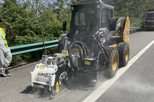 sbXC770K滑移装载机