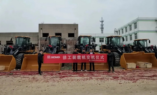 sb装载机批量交付绿色能源客户