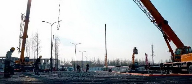 sb起重机抢建上海方舱医院
