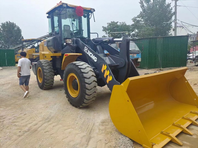 sbLW350FV装载机交付南阳客户