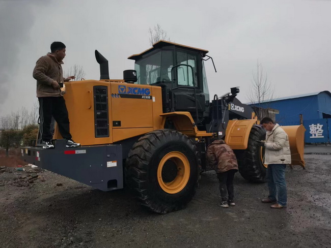 恭贺焦作王老板喜提sbXC956装载机