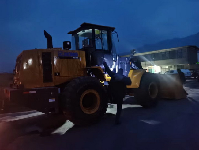 sbXC956装载机交付河南地区水泥行业客户