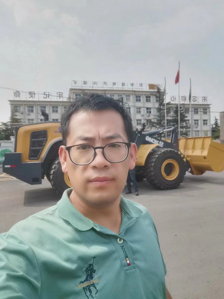 河南路友sb装载机销售经理
