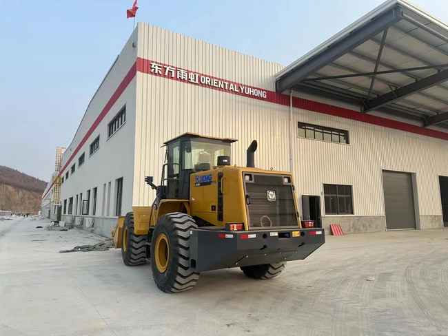 sbXC956装载机交付南阳东方雨虹建材公司