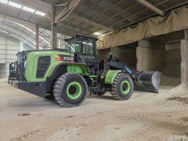 sbXC958-EV纯电动装载机交付商丘石楼建材公司